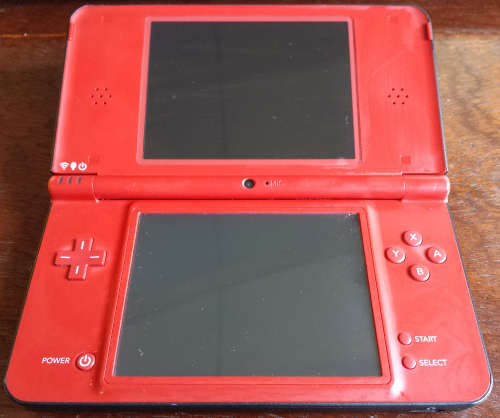 Red DSi XL Console Special Edition Mario 25th Anniversary, stylus, charger, case