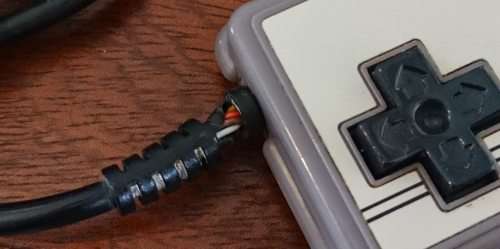 Boxed "Family Game" Entertainment system / 8 Bit Famiclone + 2 Controllers