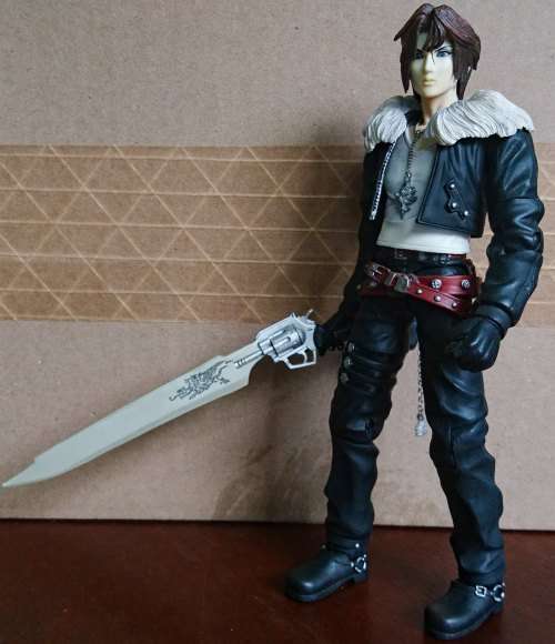 Square Enix Final Fantasy 8 Squall Leonhart Figurine with Sword