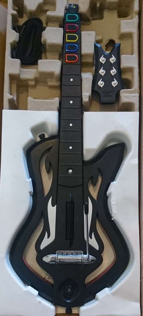 Boxed Guitar Hero: Warriors of Rock + Guitar - PS3