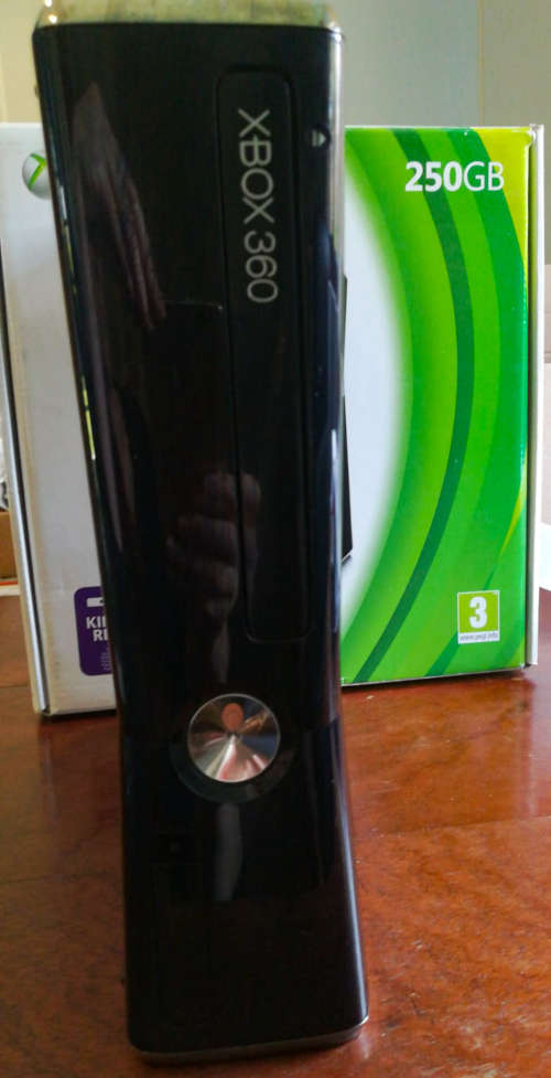 Boxed Xbox 360 S Console 250GB + Original Controller