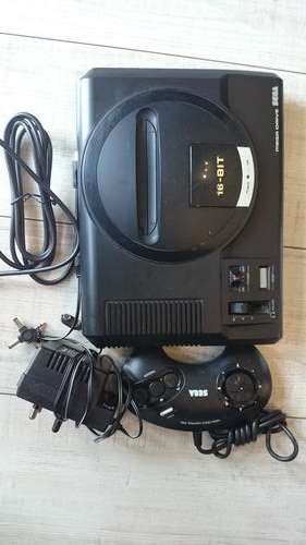 Mega Drive Console Model 1, Original Controller, Cables