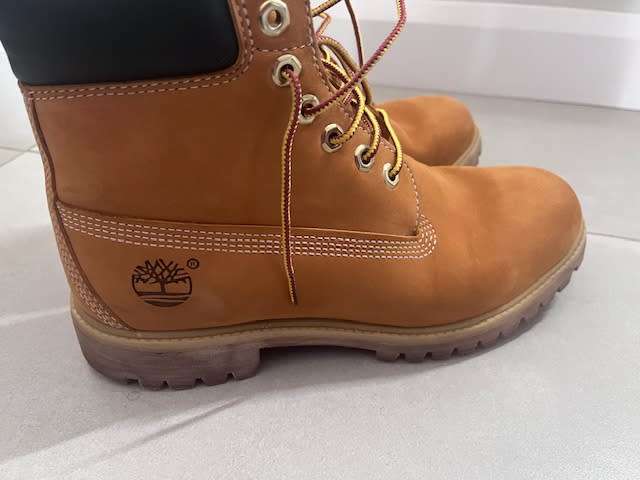 TIMBERLAND 8 1/2 IN CLASSIC LACE UP BOOTS MENS SA SIZE 8.5 - SECOND HAND - GOOD CONDITION