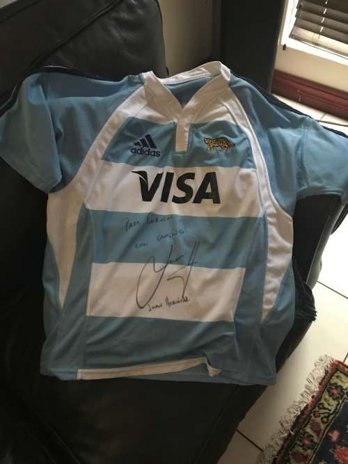 ARGENTINA JAGUAR SIGHNED RUGBY JERSEY