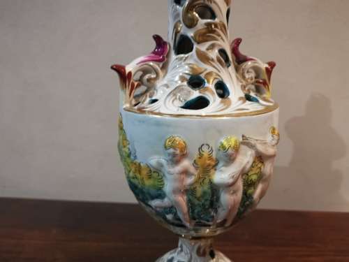 LARGE 2 HANDLE CAPODIMONTE LAMP