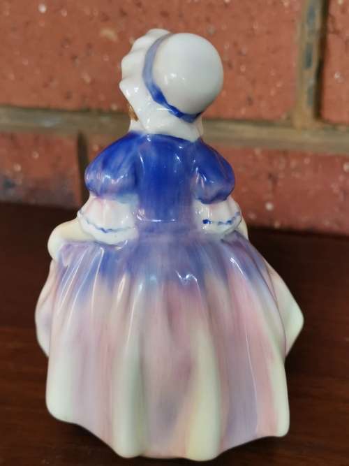 ROYAL DOULTAN FIGURINE (DINKY DO)