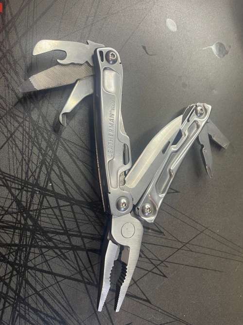 Leatherman Rev