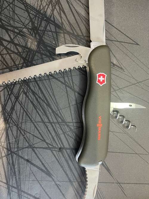 Victorinox Hunter