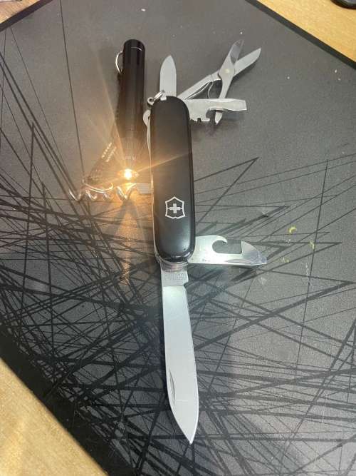 Victorinox Climber + Maglite