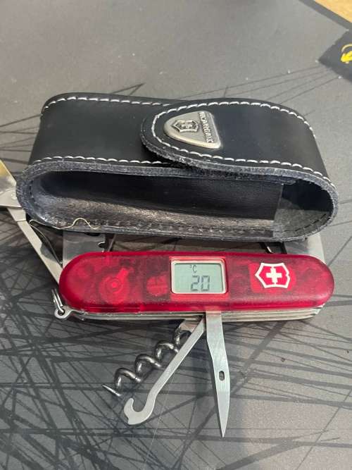 Victorinox Taveller ( Altimeter + Thermometer )
