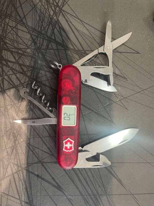 Victorinox Taveller ( Altimeter + Thermometer )