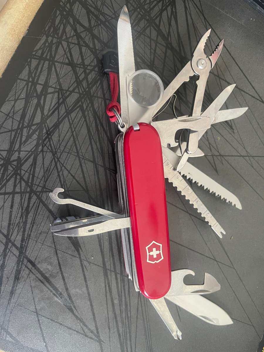 Victorinox Swiss Champion (C)