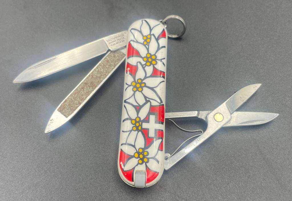 Victorinox SD Red Edelweiss Flowers - 58mm Classic - Swiss Army Knife