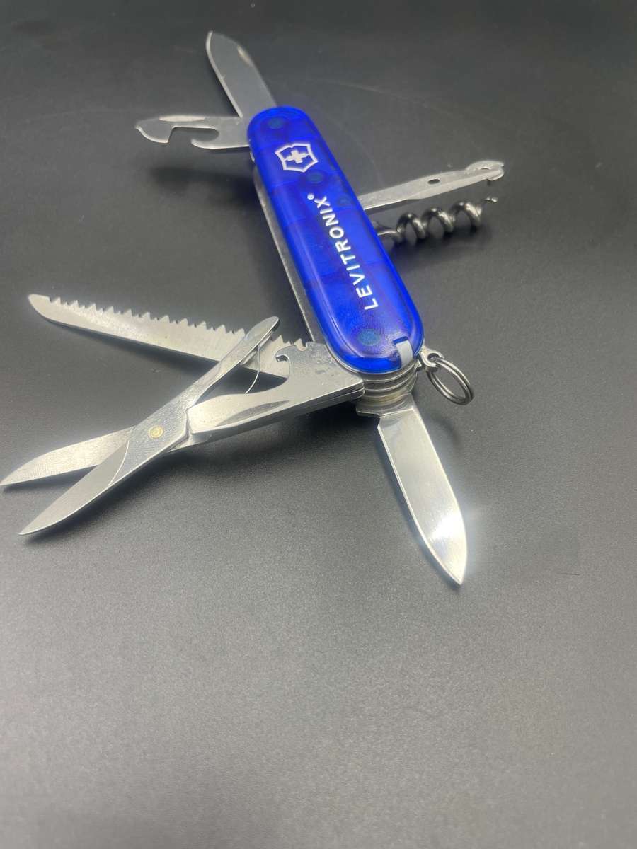 Victorinox Huntsman Trans Blue