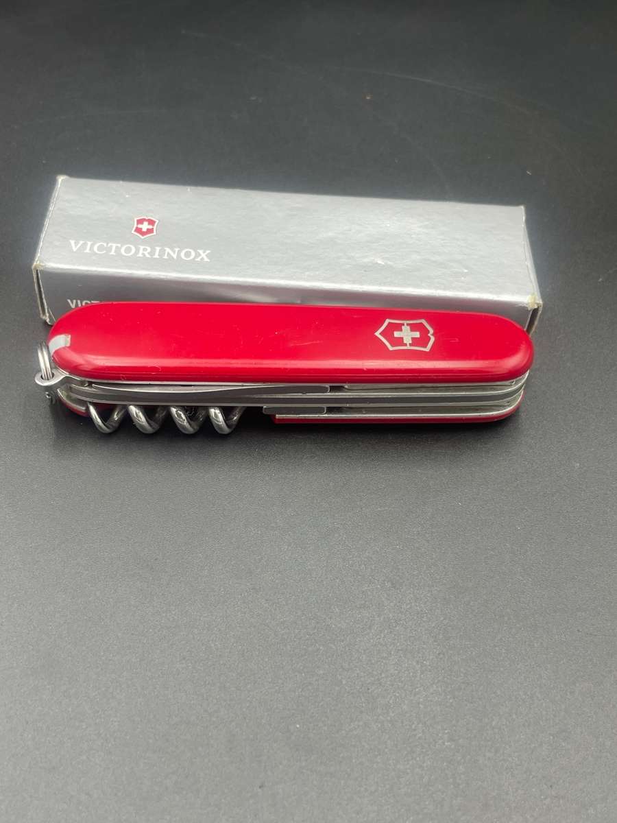 Victorinox Camper Red