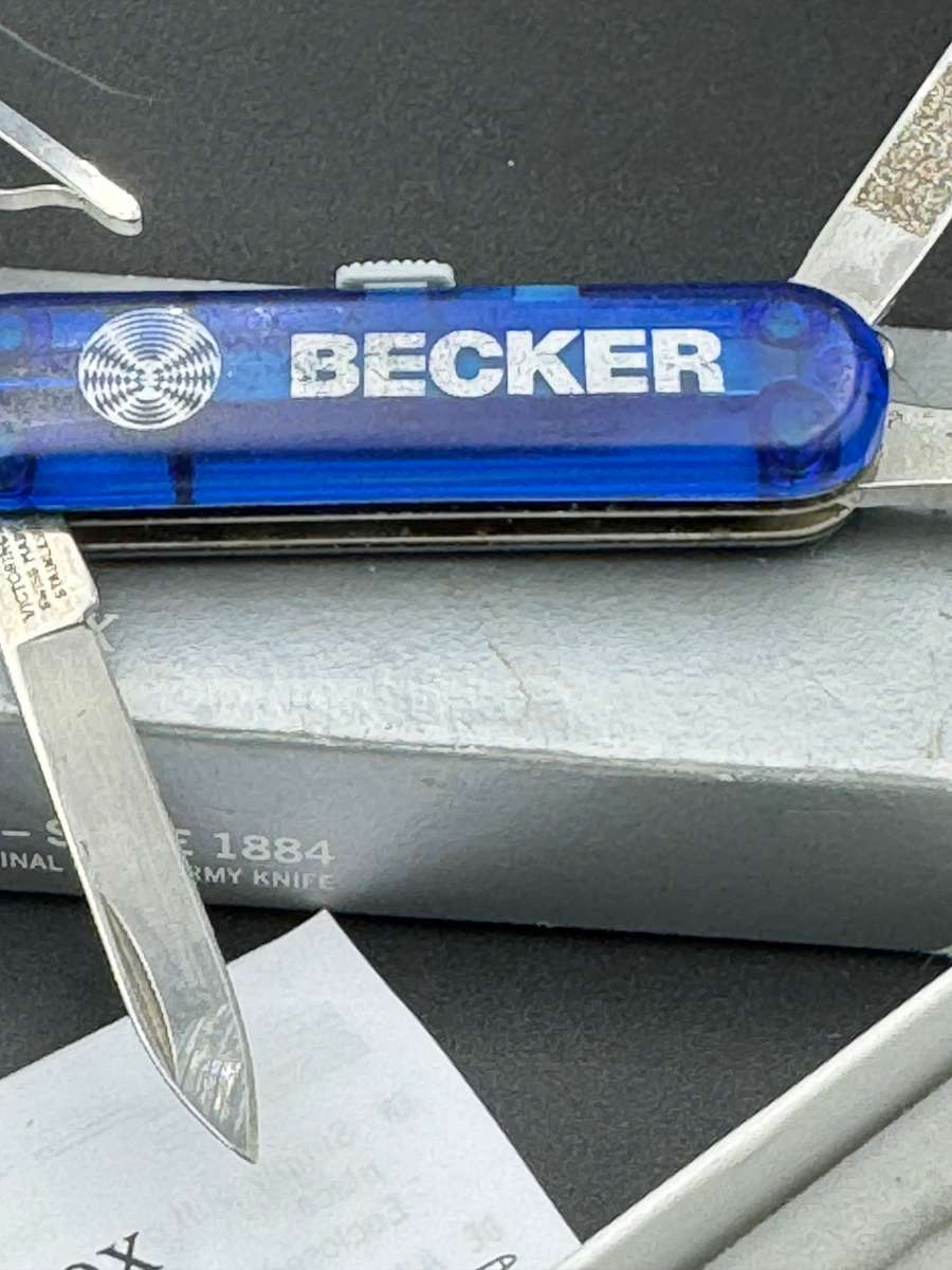 Victorinox Signature Transparent Blue