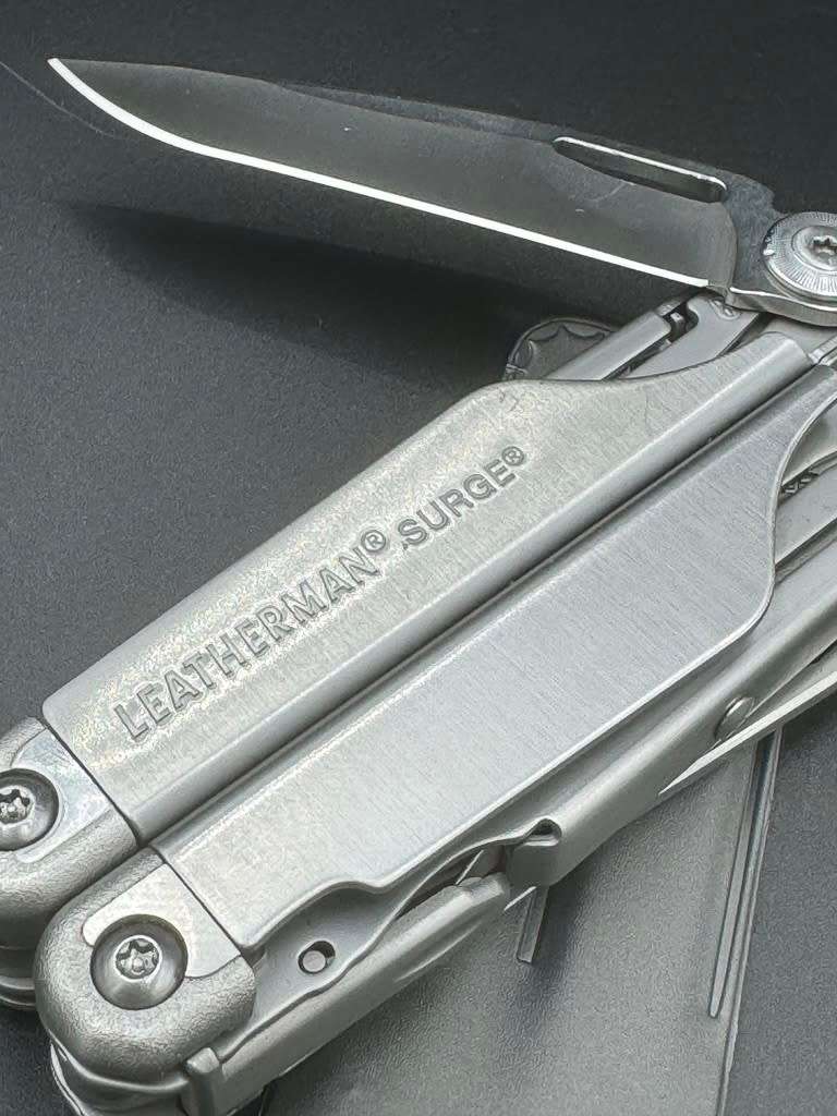 Leatherman Surge + Led Lenser L7 Torch