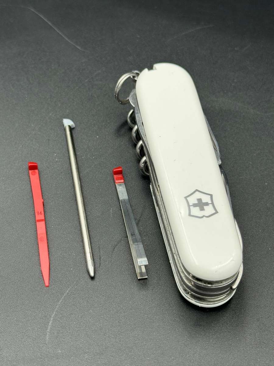 Victorinox Huntsman with Plus Scale