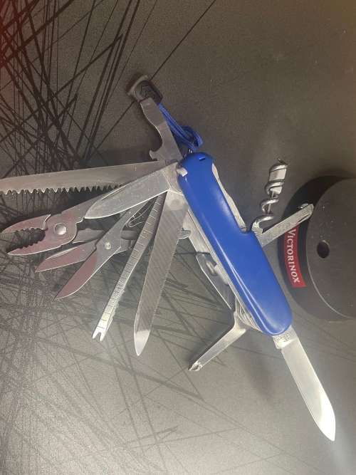 Victorinox Swiss Champ