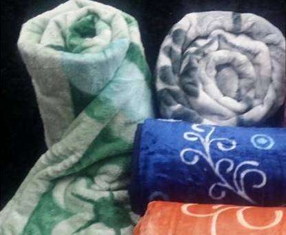 *BEAUTIFUL COMFY SINGLE-3/4 MINK 1PLY BLANKET* (180X200)