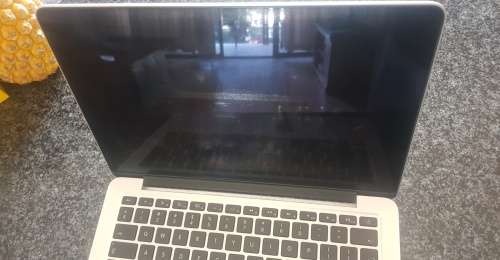 Macbook Pro 2015 Retina 8GB RAM/ 256GB SSD