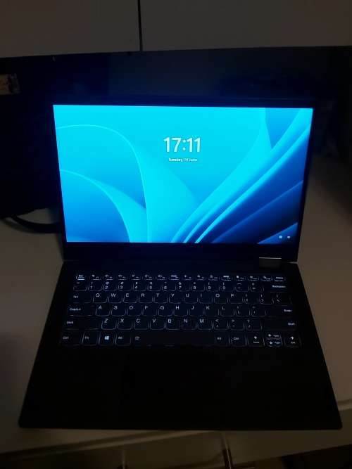 Lenovo Ideapad Flex 5 Ryzen 7 with radeon graphics 512SSD 8GB ram Bagandwireless Mouse