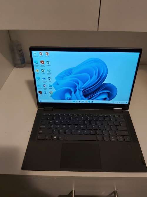 Lenovo Ideapad Flex 5 Ryzen 7 with radeon graphics 512SSD 8GB ram Bagandwireless Mouse