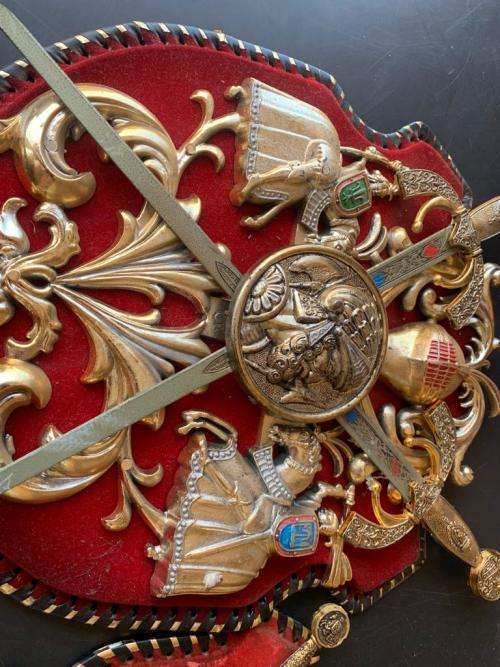 !!! CRAZY R1 START VINTAGE SWORD COAT OF ARMS !!!