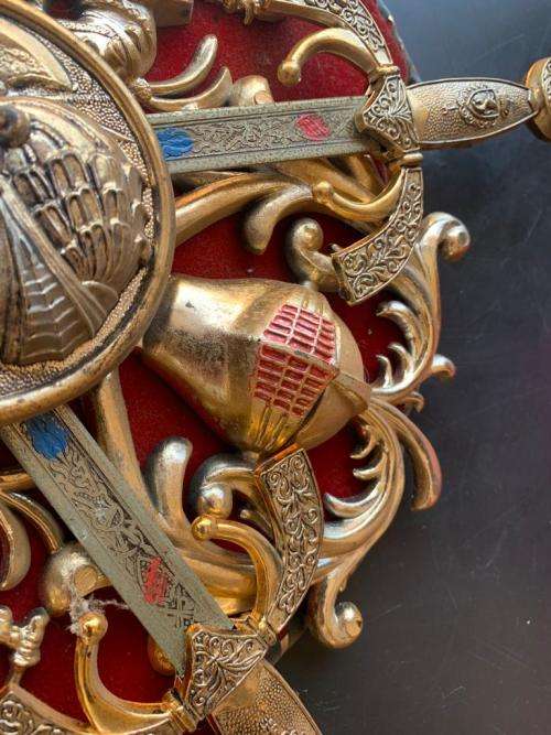 !!! CRAZY R1 START VINTAGE SWORD COAT OF ARMS !!!