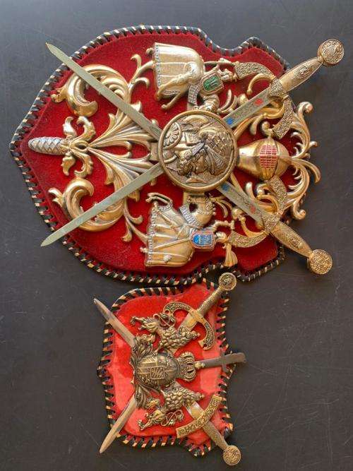 !!! CRAZY R1 START VINTAGE SWORD COAT OF ARMS !!!