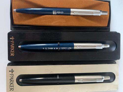 !!! CRAZY R1 START 3X COLLECTABLE BUSSINESS CLASS PARKER PENS !!!