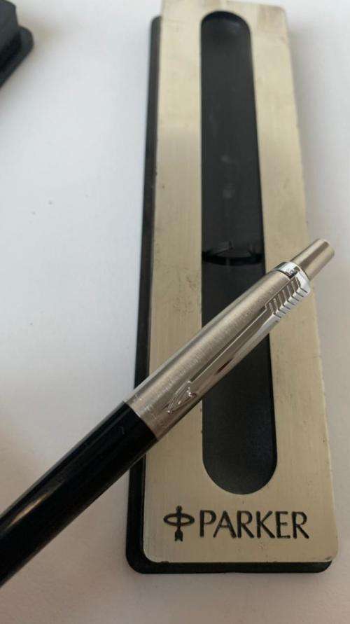 !!! CRAZY R1 START 3X COLLECTABLE BUSSINESS CLASS PARKER PENS !!!