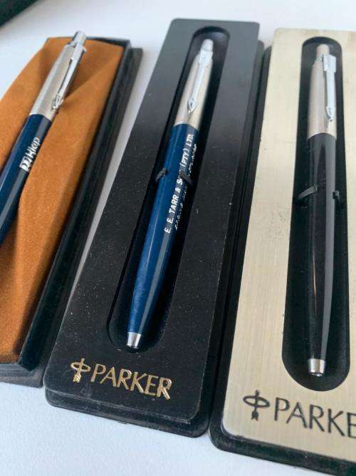 !!! CRAZY R1 START 3X COLLECTABLE BUSSINESS CLASS PARKER PENS !!!