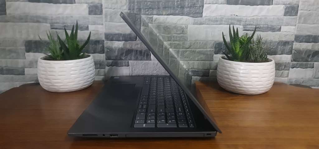 LENOVO i5 8250**12GB RAM**FHD**512GB SSD + 500G HDD**WINDOWS 11 PRO