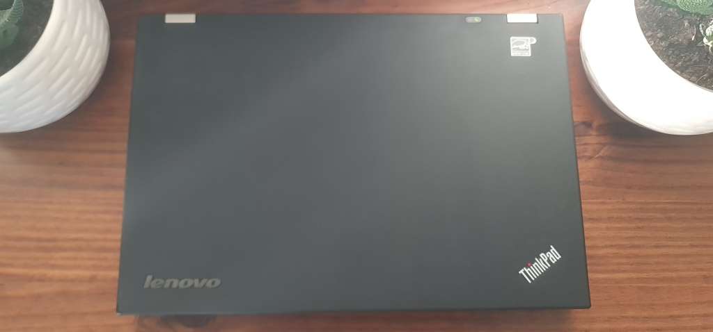 LENOVO i5**8GB RAM**4 CPU THREADS**14 INCH HD**WINDOWS 11