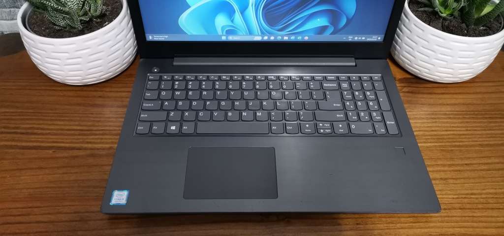 i5 8250 8 CPUs_12GB Ram_1256GB (SSD+HDD)_FHD 1920x1080_Windows 11