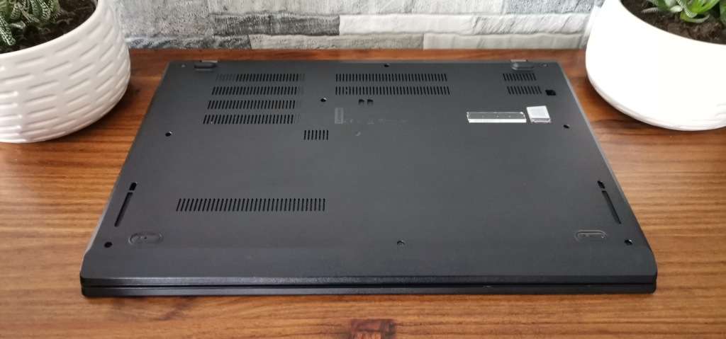 Lenovo i5 8 CPU_16GB DDR4 Ram_256GB SSD_Windows 11