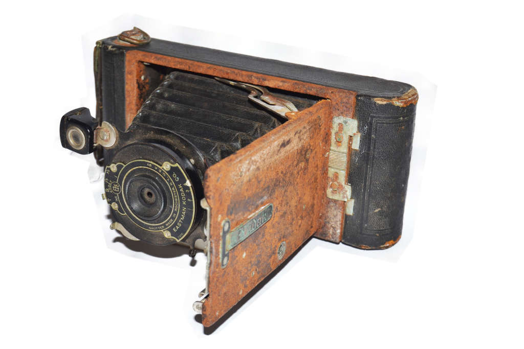 KODAK 1A VINTAGE CAMERA - RUSTED - NEEDS TLC