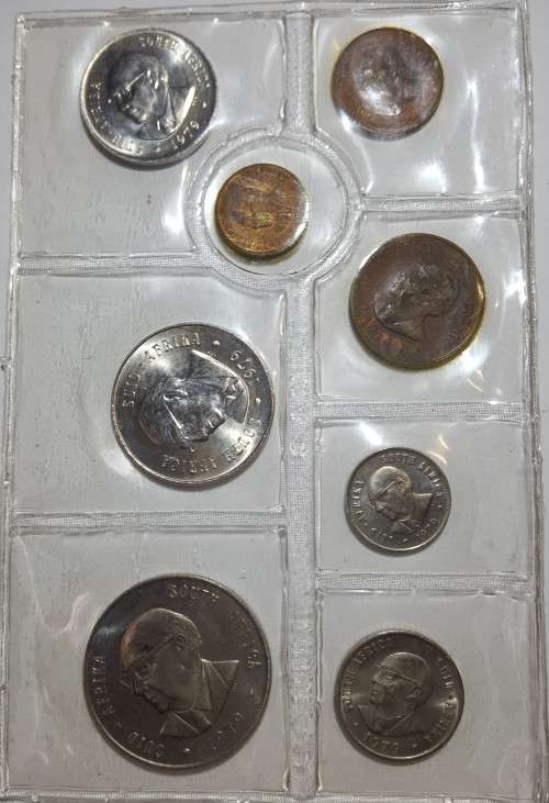 1979 SEALED UNC MINT PACKS - RARE LARGE R1,00 - STATE PRESIDENT JIM FOUCHE - SETS 38 YEARS OLD