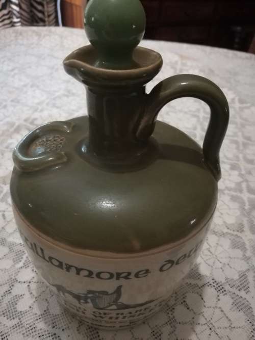 RARE "TULLAMORE DEW" WHISKY CERAMIC/PORCELAIN DECANTER - IN EXCELLENT CONDITION