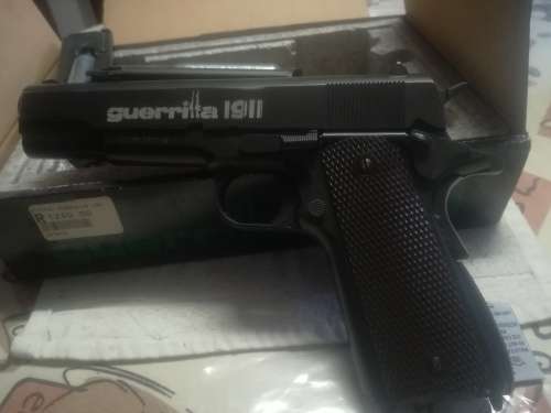 Guerilla 1911 Gas CO2 Pistol - Copy of Colt 45 ACP - 2 mags, spanner, pellets
