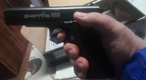 Guerilla 1911 Gas CO2 Pistol - Copy of Colt 45 ACP - 2 mags, spanner, pellets