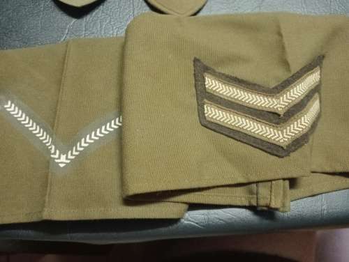 South African Army - Mixed Infantry lot with 8 SAI beret badge