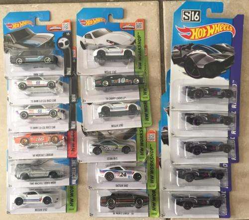 LOT OF CARS HOTWHEELS