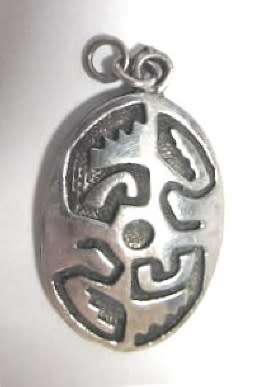 Attractive silver pendant
