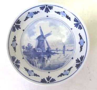 Delftware pin dish, made by De Porceleyne Fles