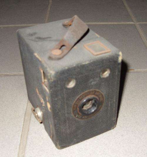 Six-20 Kodak Popular Brownie Camera
