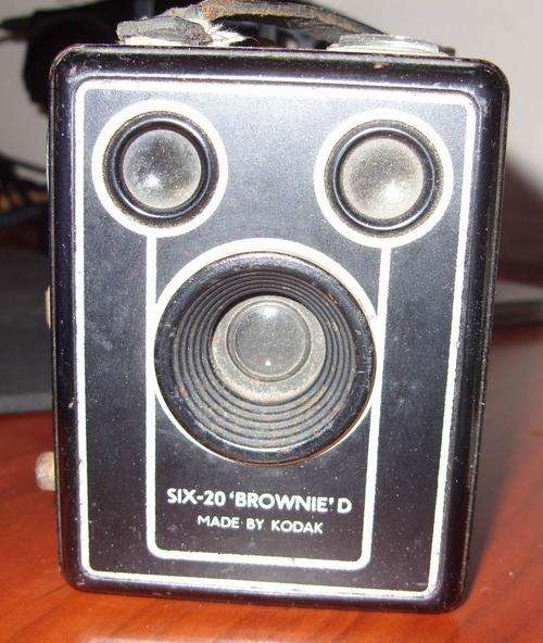 Old Kodak Six-20 "Brownie" Model D Box Camera