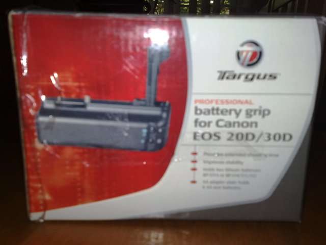VERTICAL POWER GRIP FOR CANON EOS 20D 30D 40D & 50D DIGITAL SLR CAMERAS