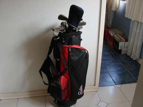 Golf bag with sonic clubs